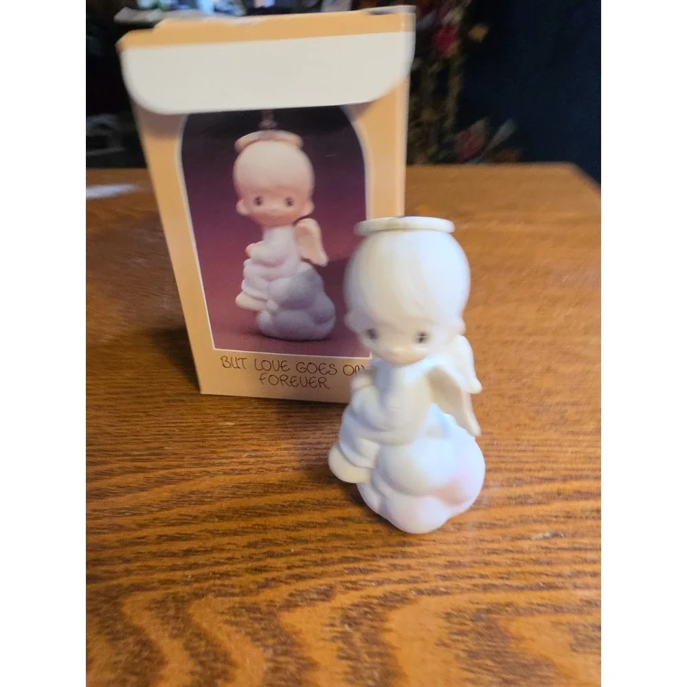 Precious Moments Ornament Angel 'But Love Goes‎ On Forever' Porcelain Christmas